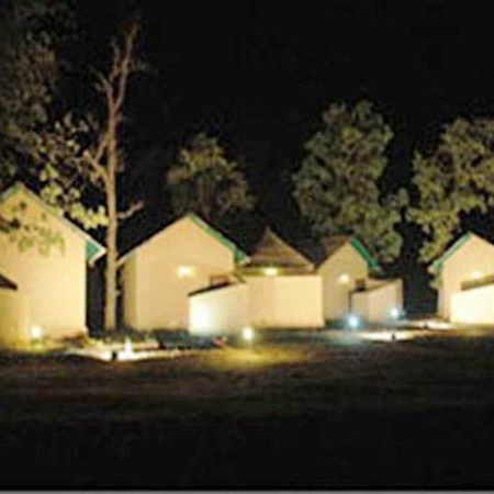 Tiger Lagoon Hotel Bandhavgarh National Park Exterior foto
