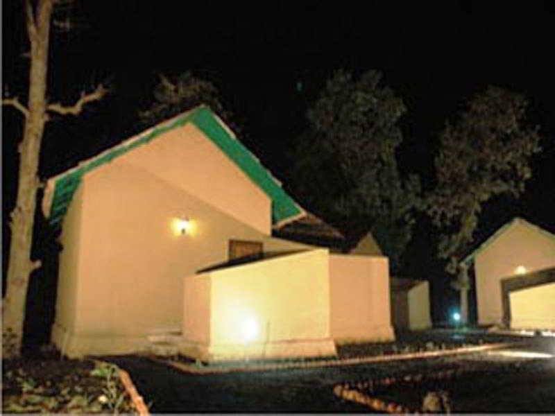 Tiger Lagoon Hotel Bandhavgarh National Park Exterior foto